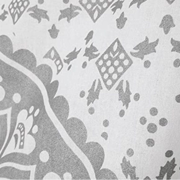 THE ART BOX Wall Tapestry for Bedroom -Silver/white. - Picture 8 of 9